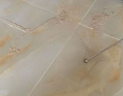 东阳瓷砖空鼓维修公司分享粘合剂选择不当在瓷砖铺贴过程中可能导致以下问题