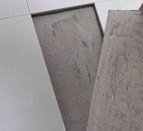 东阳瓷砖空鼓维修公司分享瓷砖铺贴时如果打浆（即涂抹在瓷砖背面和基层上的砂浆或瓷砖胶）过少，会带来以下问题